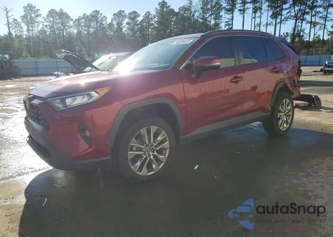 2020 Toyota Rav4 Xle Premium z USA, uszkodzony, nr VIN 2T3C1RFV2LW061268